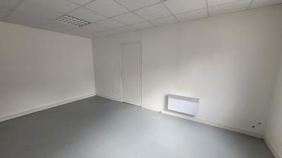 Bureau - 80 m² - 4 pièces