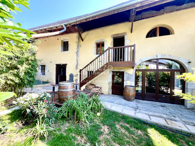Maison - 180 m² - 7 pièces