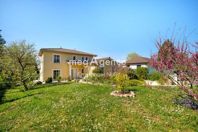 Maison - 194 m² - 7 pièces