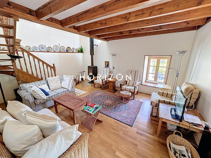 Maison ancienne - 167 m² - 8 pièces