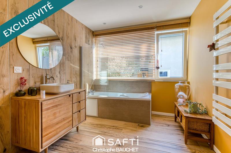 Maison - 252 m² - 5 pièces