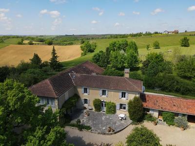 Maison - 394 m² - 10 pièces