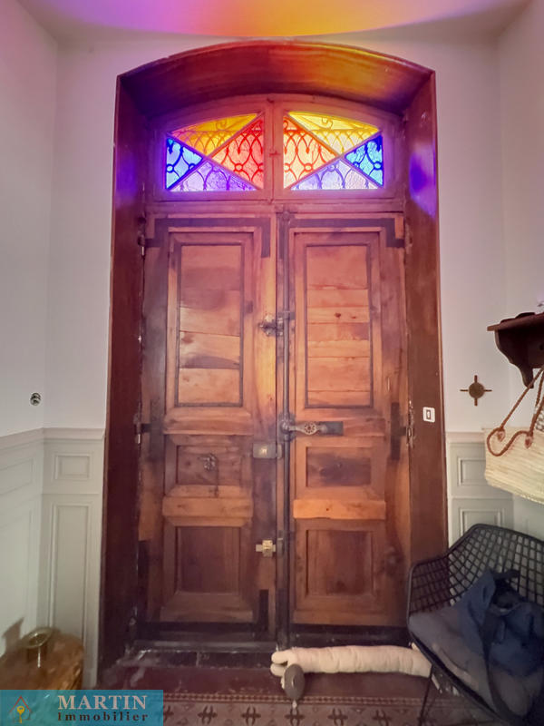 Maison - 250 m² - 9 pièces