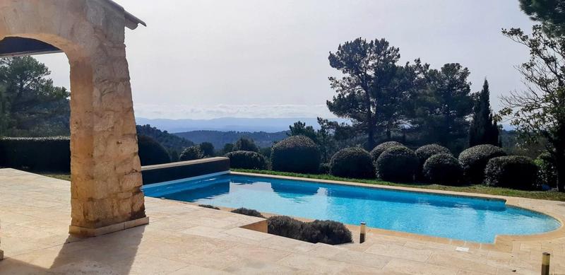 Villa - 180 m² - 6 pièces