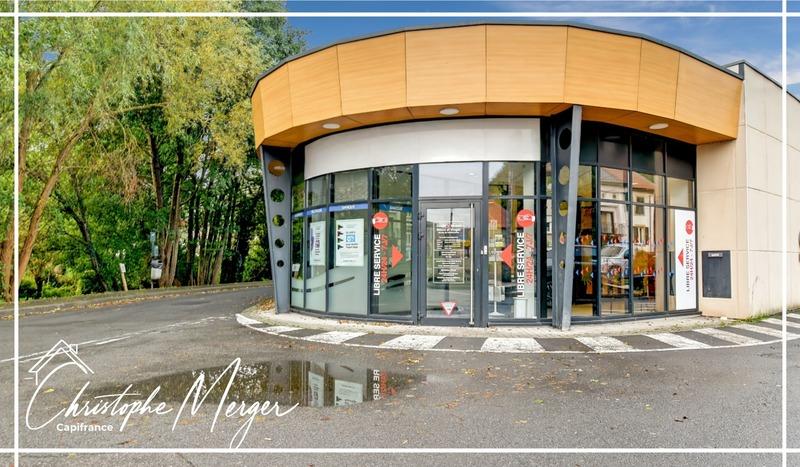 Local commercial - 158 m² - 8 pièces