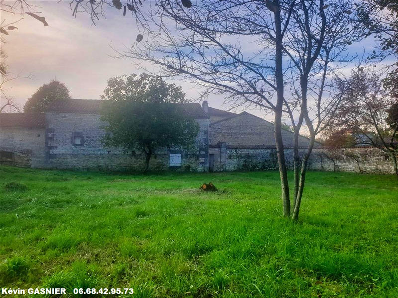 Terrain constructible - 2 122 m²