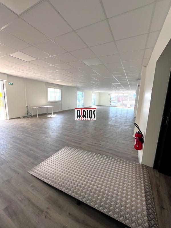 Local commercial - 256 m²