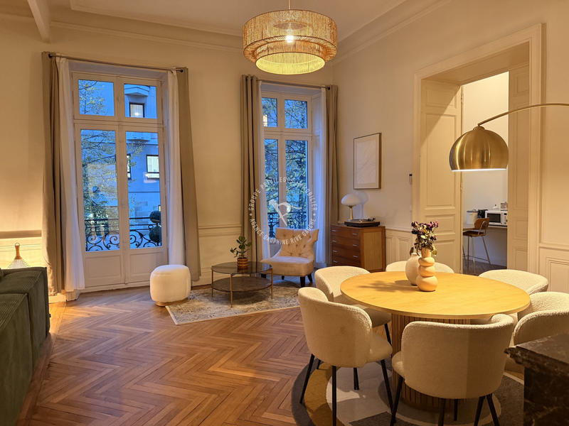 Appartement - 130 m² - 5 pièces