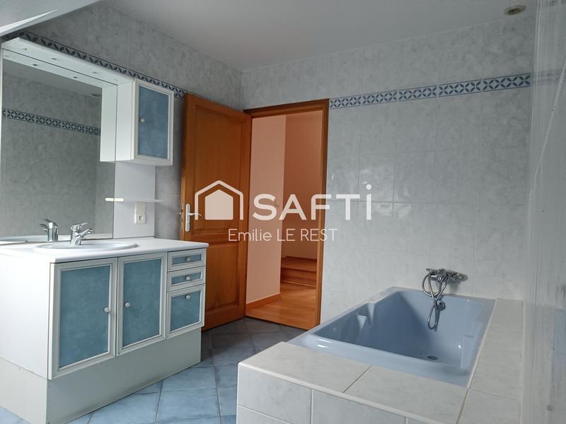 Maison - 150 m² - 8 pièces