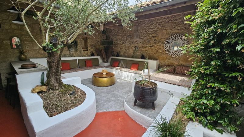 Maison - 332 m² - 6 pièces