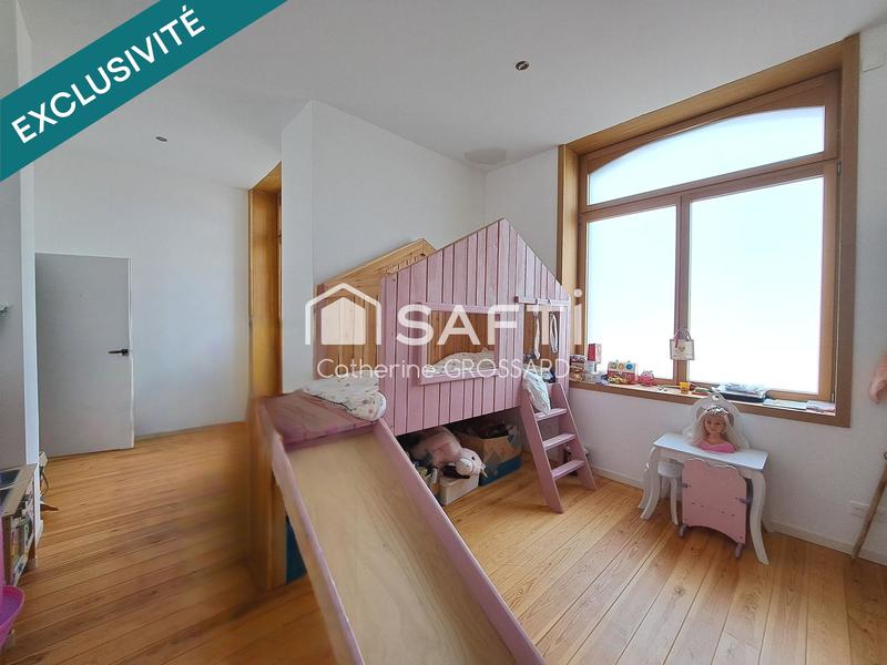 Maison - 300 m² - 10 pièces