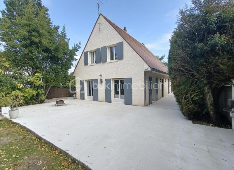 Maison - 154 m² - 8 pièces