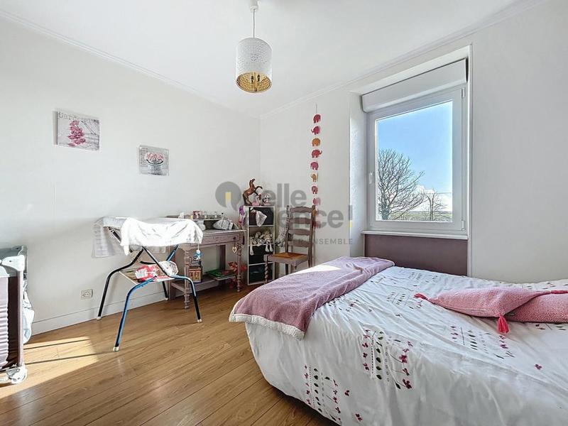 Maison - 183 m² - 7 pièces