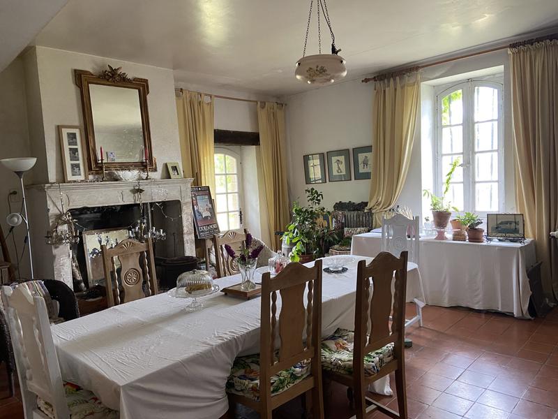 Maison traditionnelle - 373 m² - 5 pièces