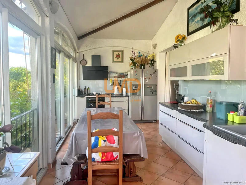 Maison - 160 m² - 8 pièces