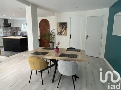 Maison - 250 m² - 8 pièces