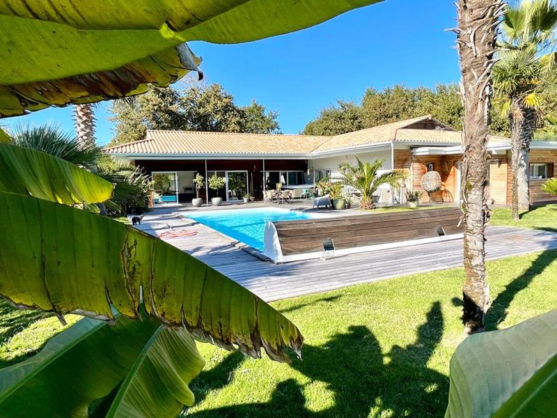 Maison - 252 m² - 5 pièces