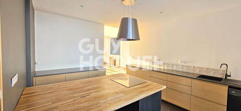 Appartement - 182 m² - 6 pièces