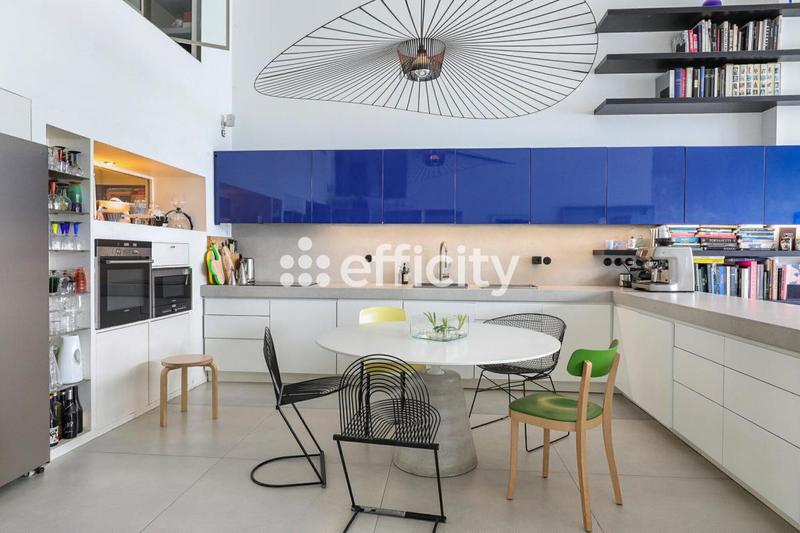 Loft - 196 m² - 5 pièces