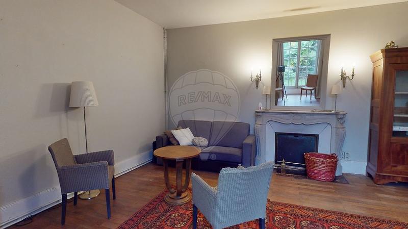 Propriété - 420 m² - 14 pièces