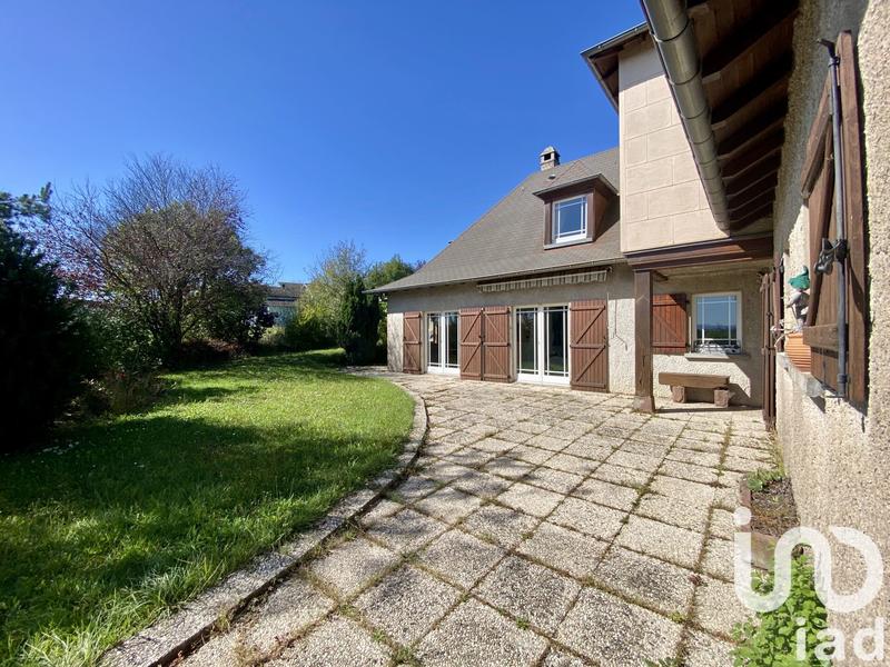 Maison - 217 m² - 8 pièces