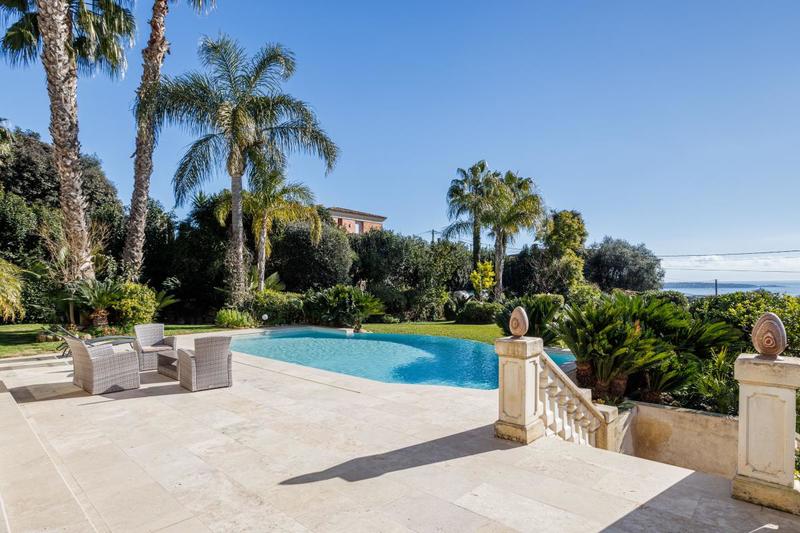 Maison - 230 m² - 5 pièces