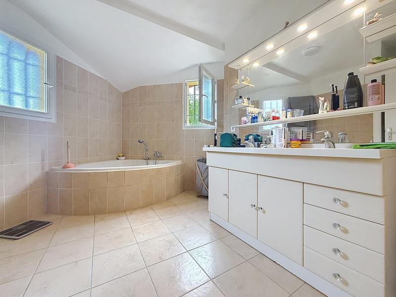 Maison - 172 m² - 6 pièces