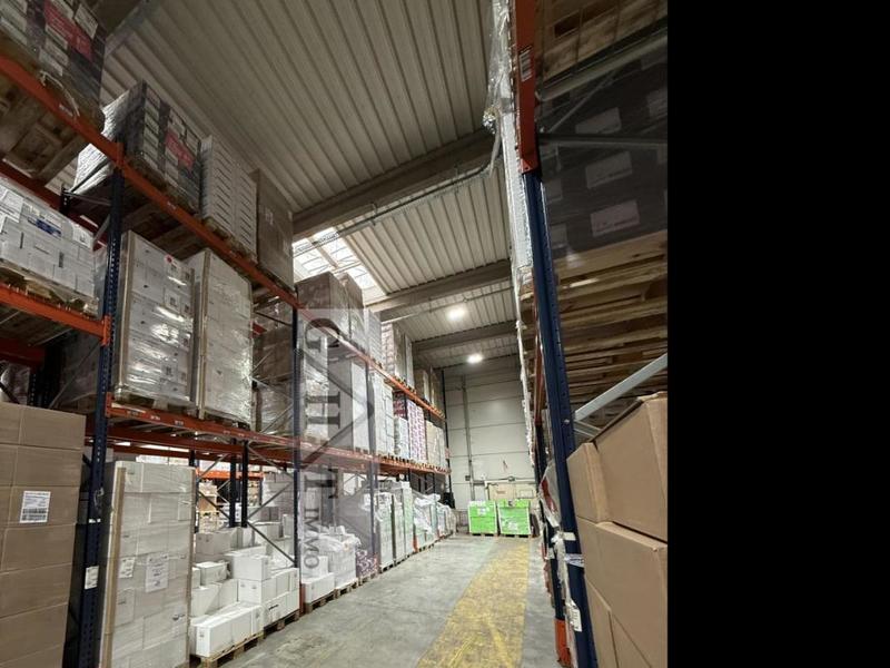 Entrepôt - 1 990 m²