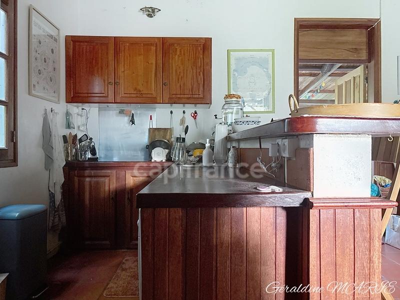 Maison - 242 m² - 6 pièces