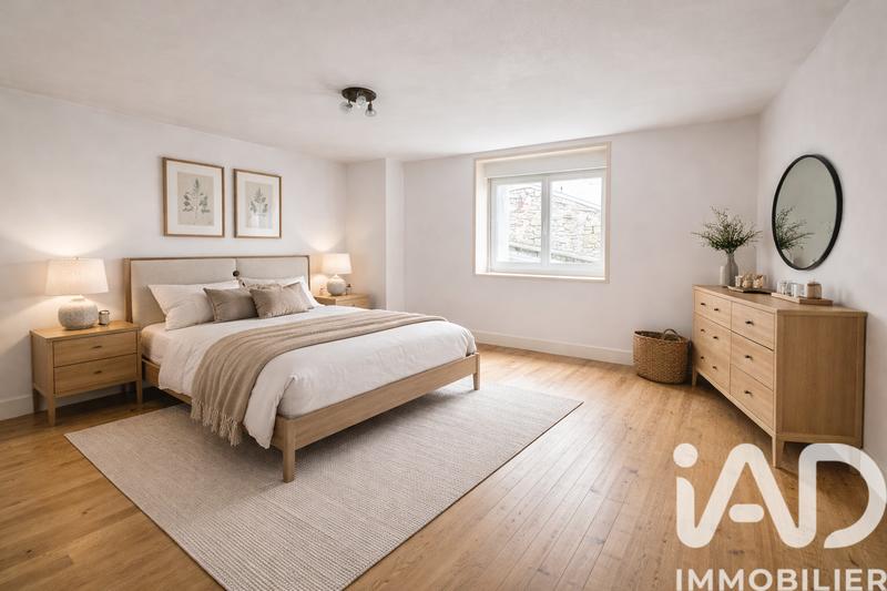 Maison - 220 m² - 5 pièces