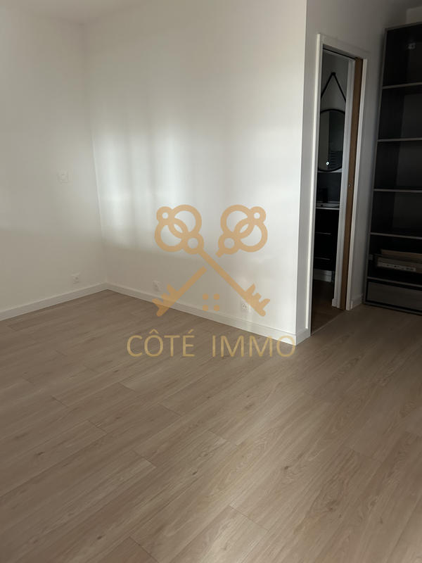 Maison - 250 m² - 8 pièces