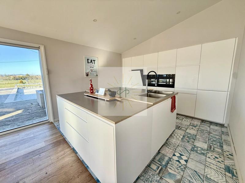 Maison - 257 m² - 8 pièces