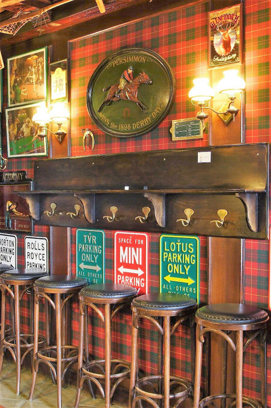 Local commercial - 200 m² - 8 pièces