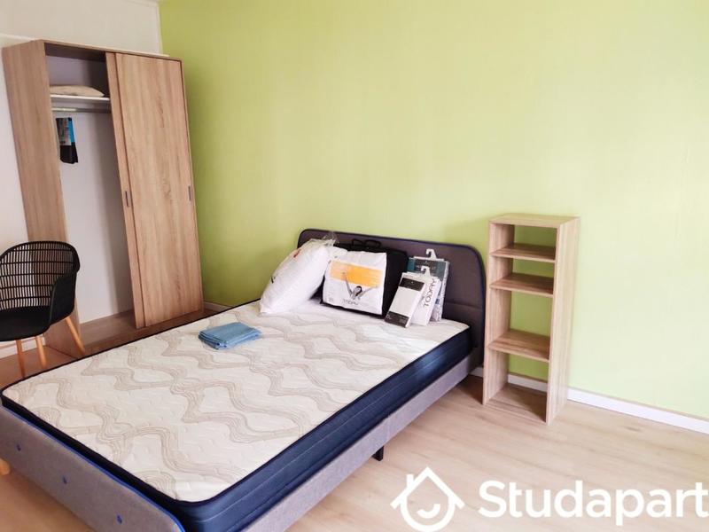 Chambre - 14 m² - 1 pièce