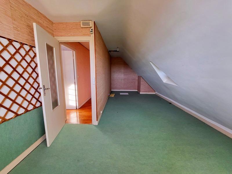 Maison - 138 m² - 9 pièces