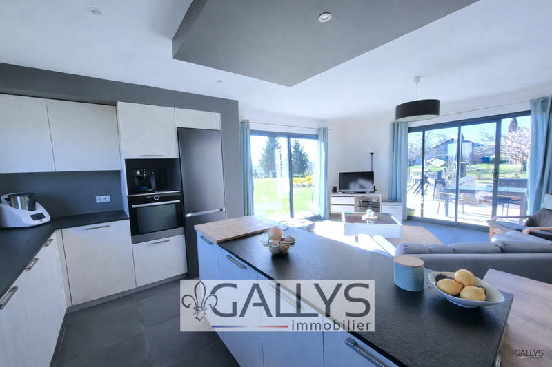 Maison - 122 m² - 5 pièces