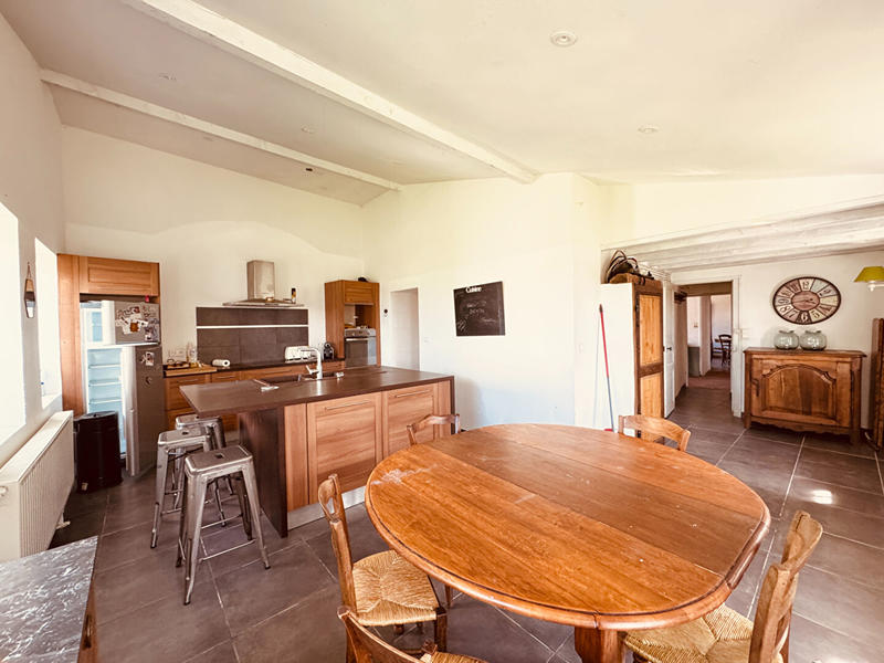 Maison - 451 m² - 10 pièces