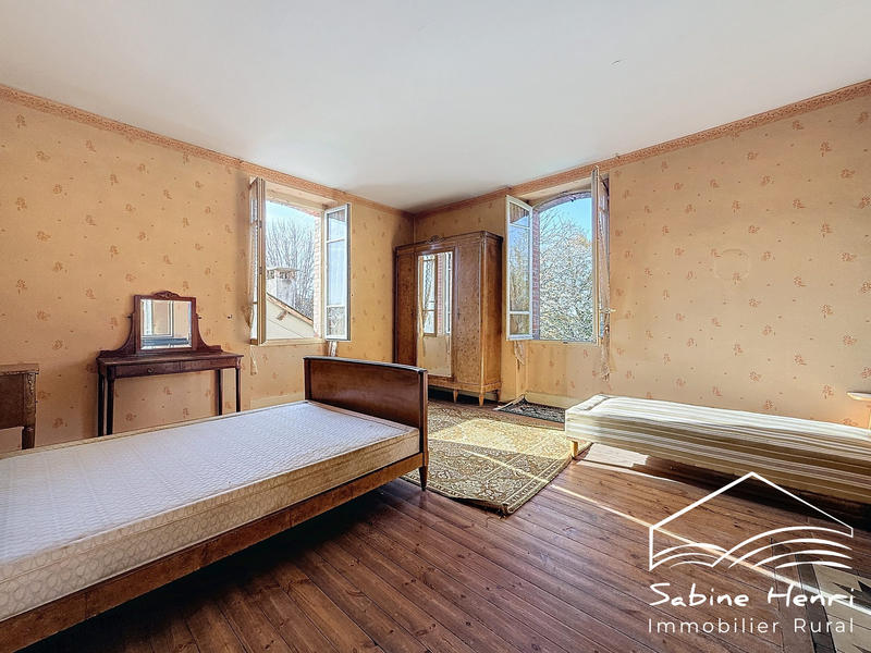 Maison ancienne - 215 m² - 8 pièces