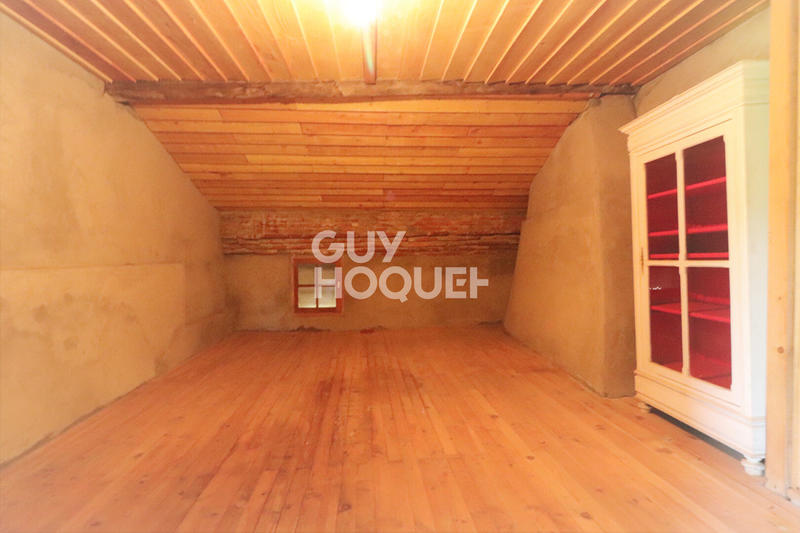 Maison - 220 m² - 12 pièces