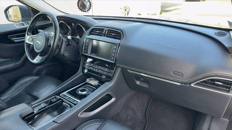 Jaguar F-Pace 2.0 d 180 Awd Bva8 R Sport