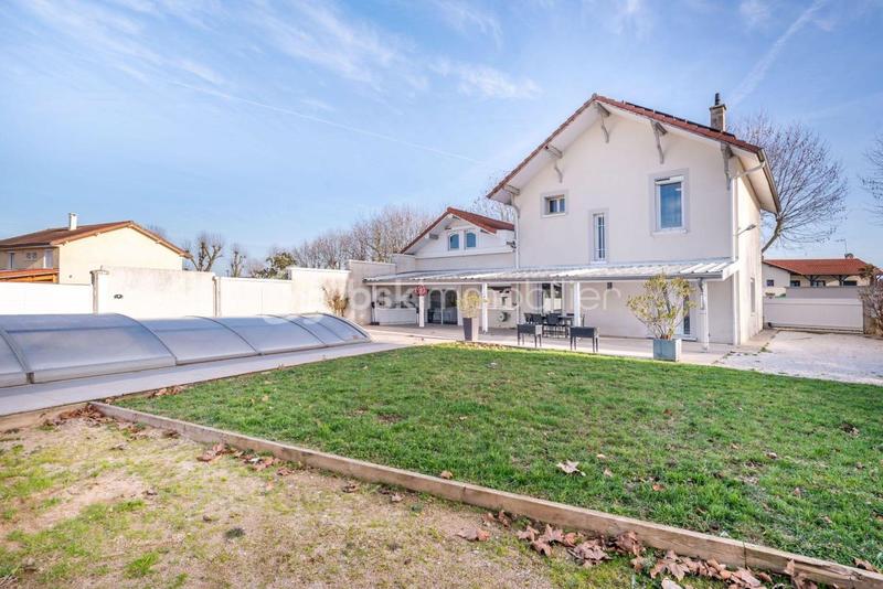 Maison - 178 m² - 6 pièces