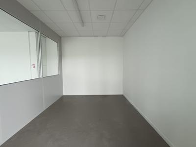 Local d'activités - 84 m²
