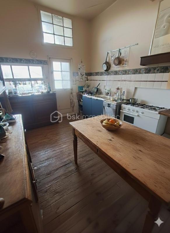 Demeure - 260 m² - 9 pièces