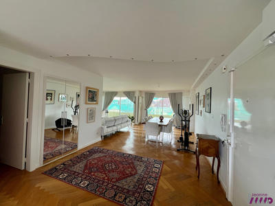 Appartement - 128 m² - 5 pièces