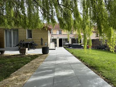 Maison - 185 m² - 7 pièces