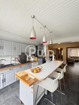 Maison - 90 m² - 5 pièces