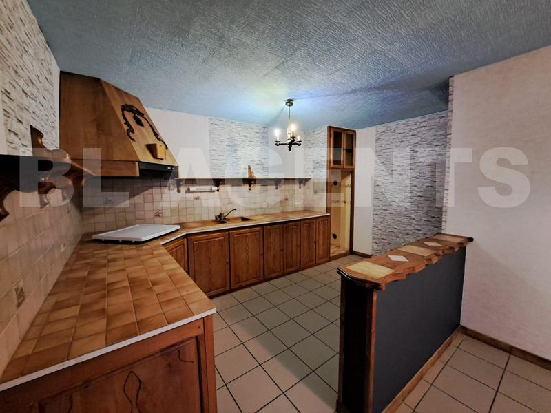 Maison - 275 m² - 8 pièces