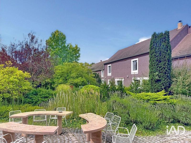 Maison - 1 445 m² - 20 pièces