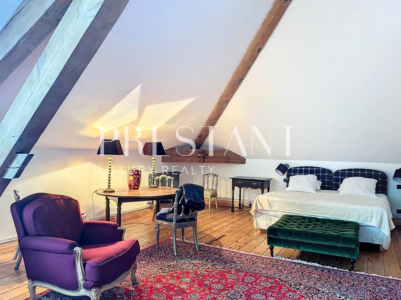 Maison - 655 m² - 14 pièces