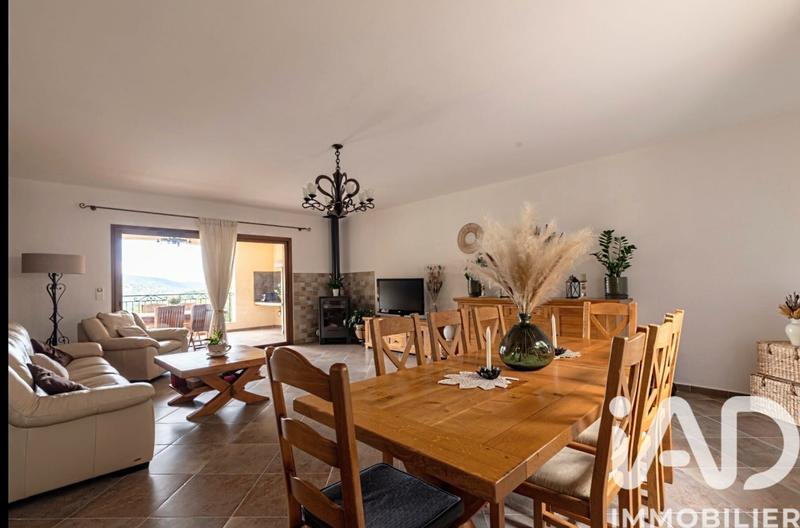 Maison - 183 m² - 4 pièces